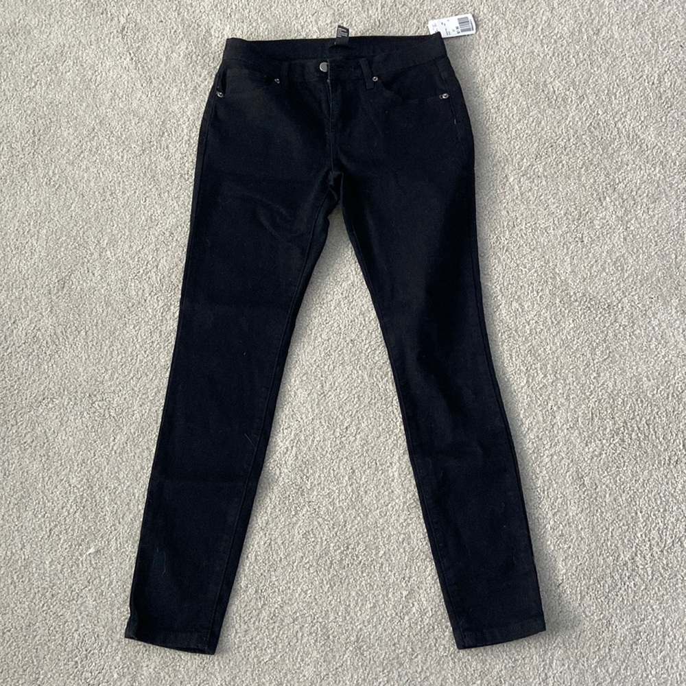 Brand New Forever 21 Mid Rise Skinny Black Jeans Size 27